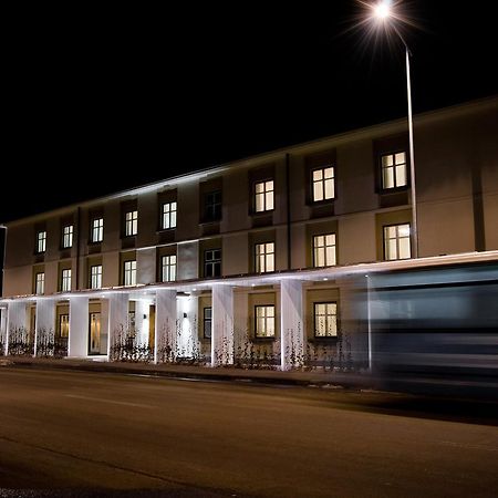 Fidelitas Hotel Сфынту-Георге Экстерьер фото